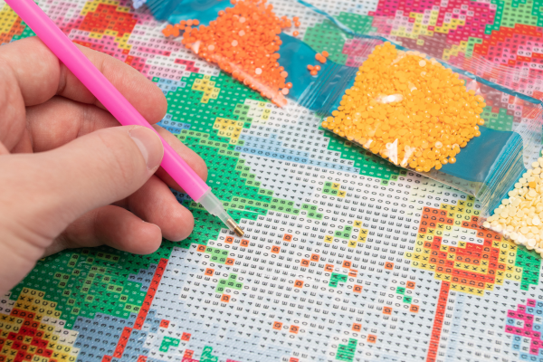 Revolutionize Your Diamond Painting Experience with an Innovative Tray