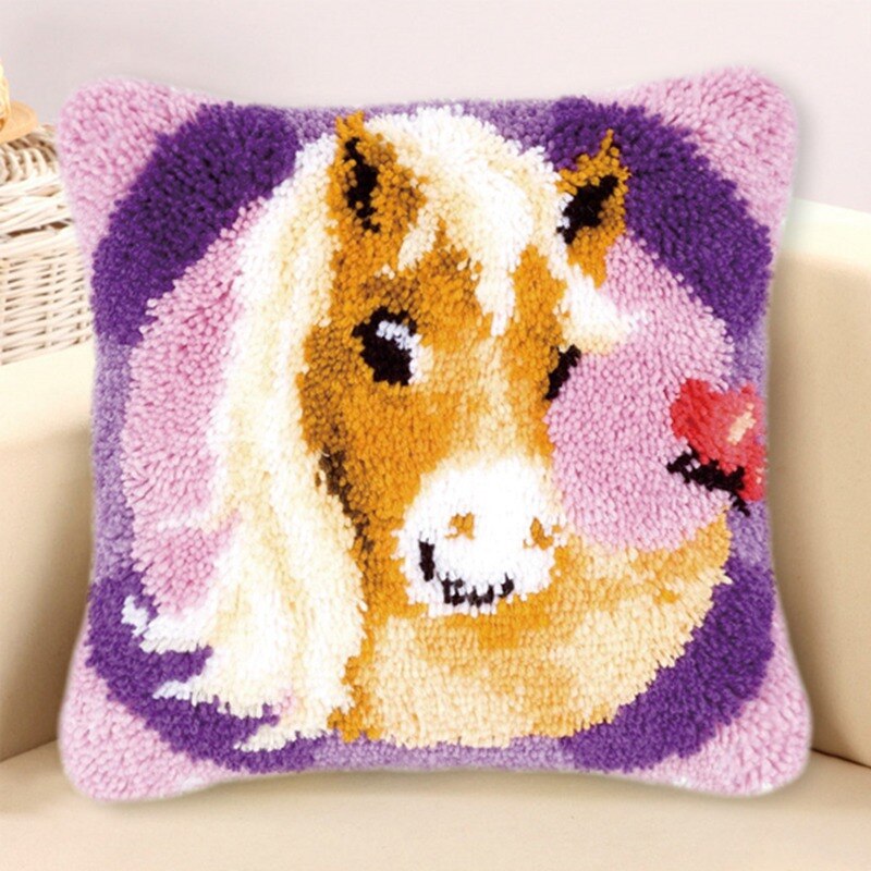 Latch Hook Throw Pillow Animals - Charlie's Diamond Painting