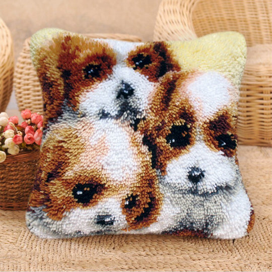 Latch Hook Throw Pillow Animals - Charlie's Diamond Painting