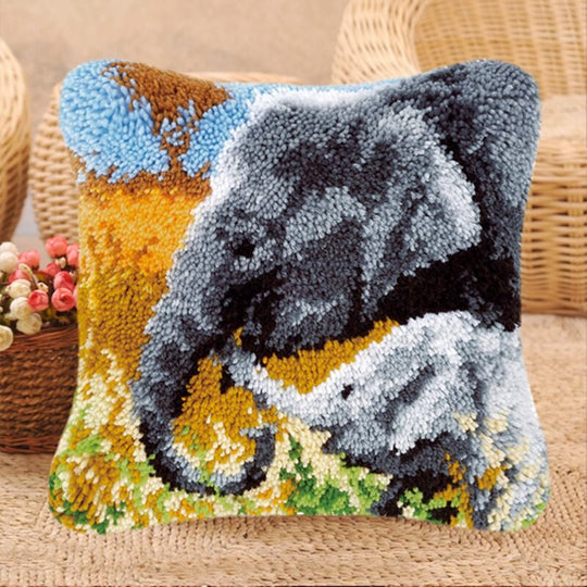 Latch Hook Throw Pillow Animals - Charlie's Diamond Painting