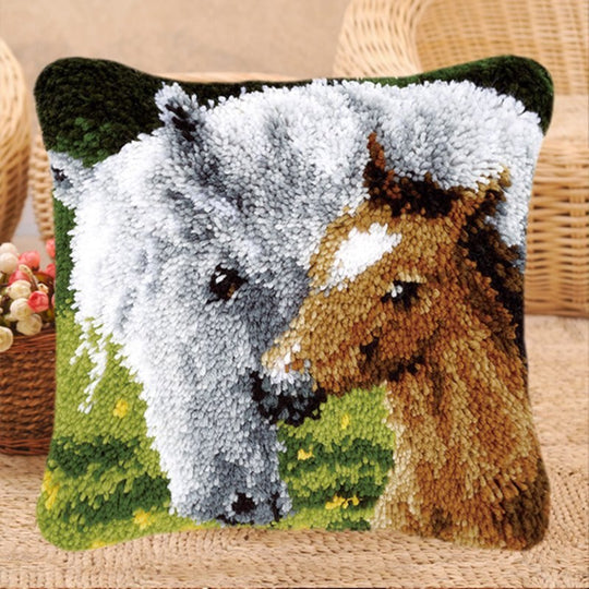 Latch Hook Throw Pillow Animals - Charlie's Diamond Painting